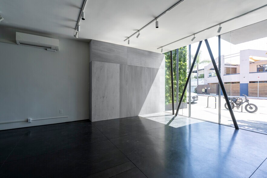 More Photos Of 1511 Abbot Kinney Blvd, Venice Storefront Retail Residential For Lease