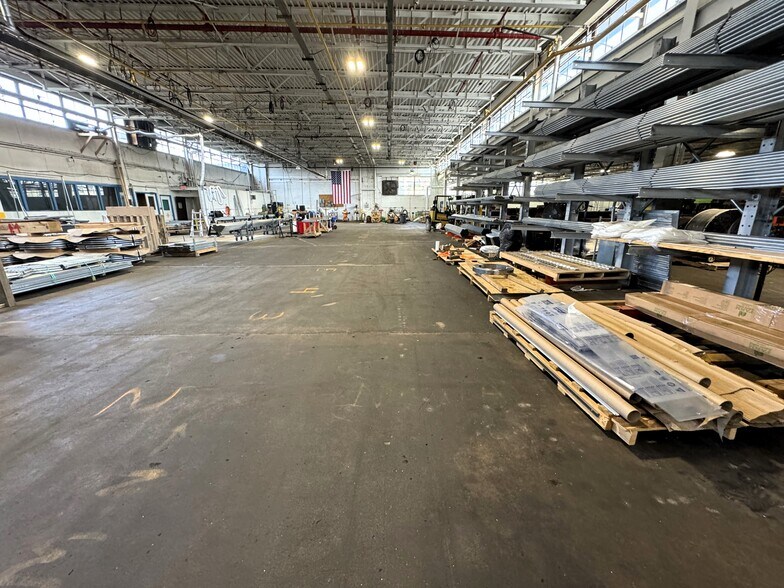 More Photos Of 715 E Duncan St, Manchester Warehouse For Lease