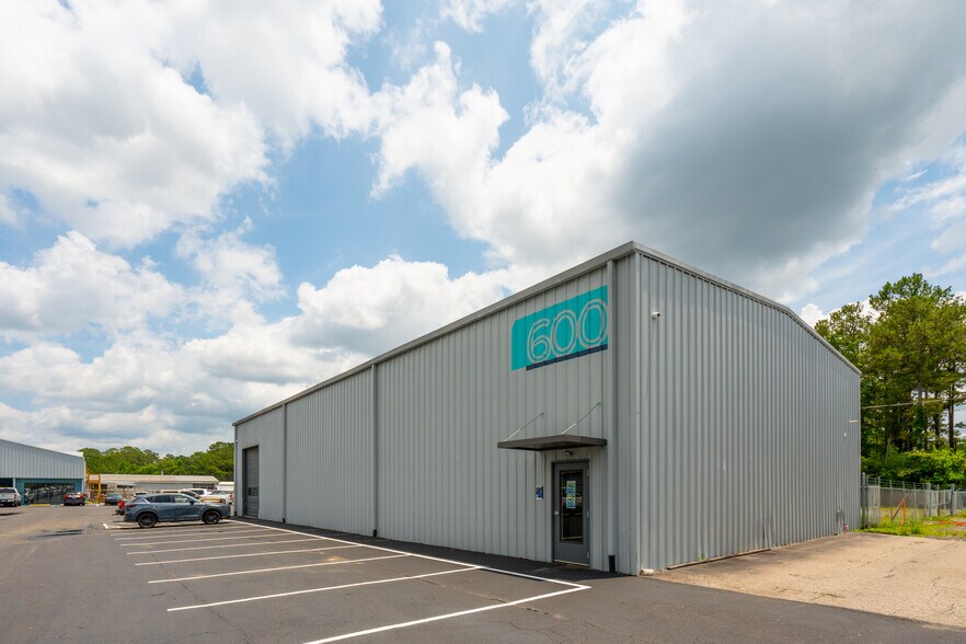 More Photos Of 888 College Park Rd, Summerville Unknown For Lease