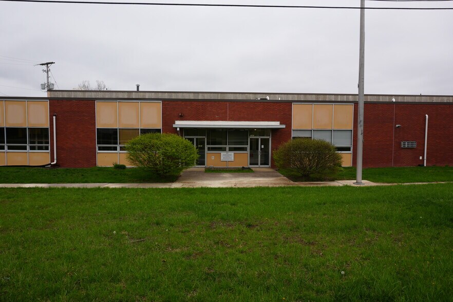 More Photos Of 2301 Virginia Ave, Culloden Warehouse For Lease