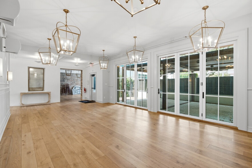 More Photos Of 207 Rutledge Ave, Charleston Storefront Retail Residential For Lease