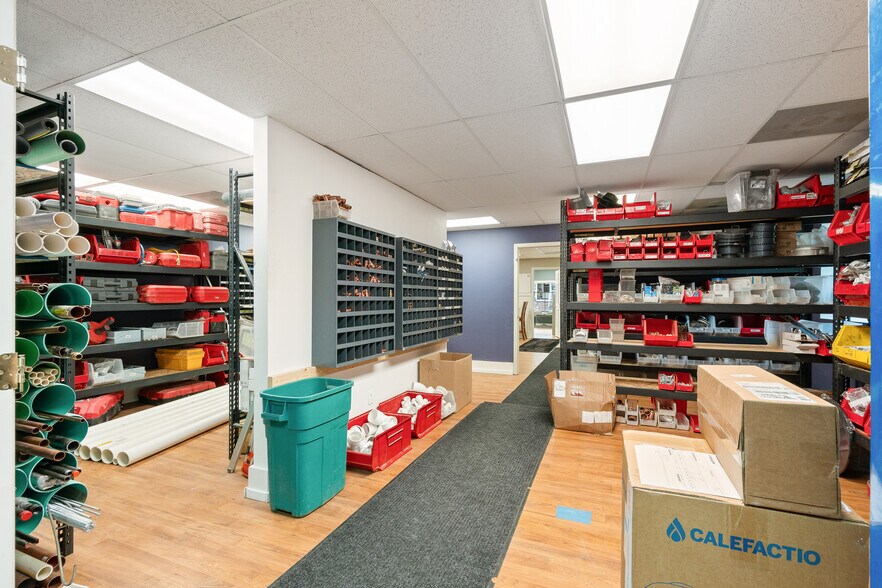 More Photos Of 316 N Main St, Lake Mills Office For Sale