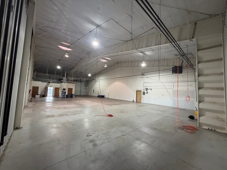 More Photos Of 624 Atchison Way, Castle Rock Flex For Lease