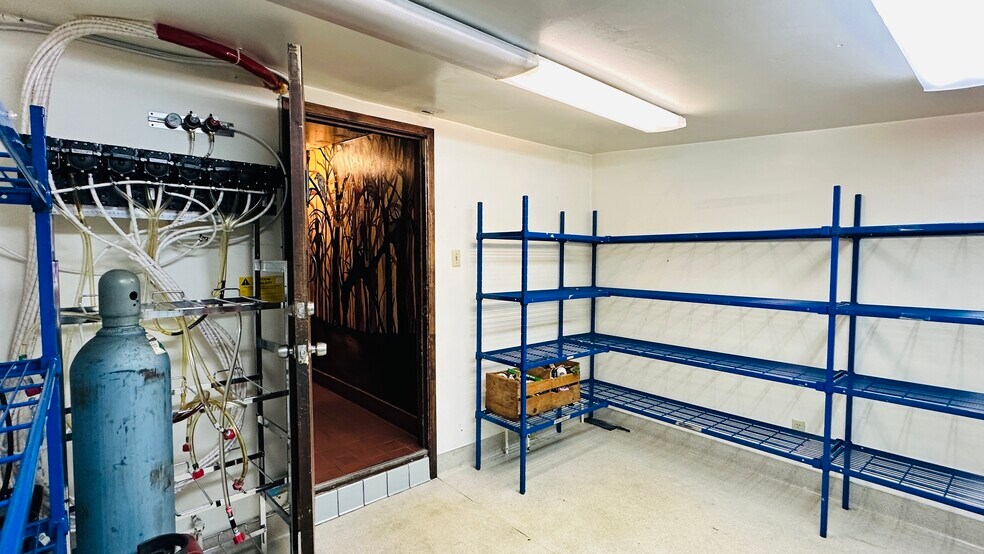 More Photos Of 54905 N Circle Dr, Idyllwild-Pine Cove Restaurant For Lease