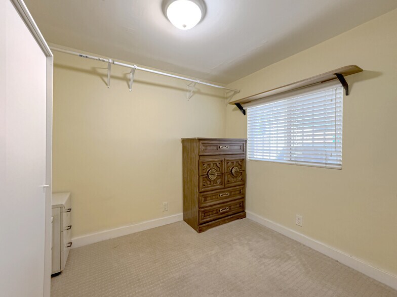 More Photos Of 1409 S New Hampshire Ave, Los Angeles Multifamily For Sale