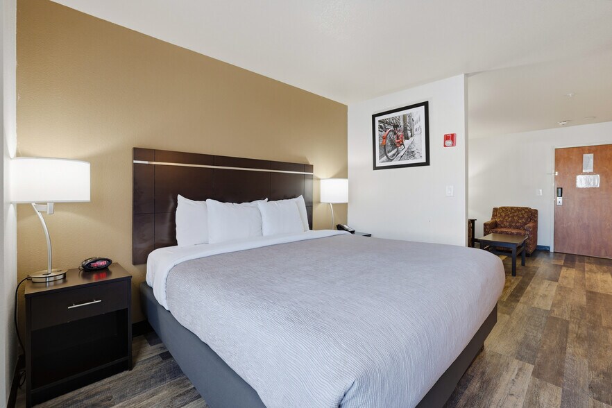 More Photos Of 1575 S Meridian Rd, Meridian Hotel For Sale