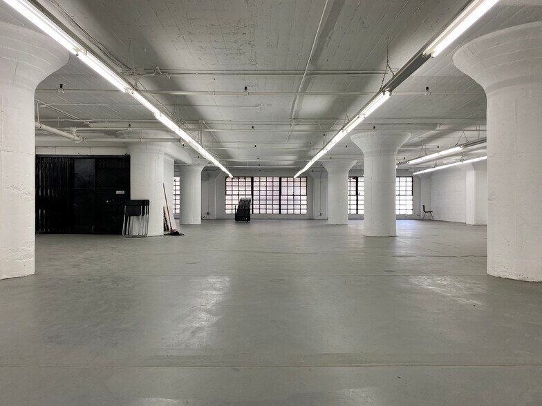 More Photos Of 1114 S Los Angeles St, Los Angeles Warehouse For Sale