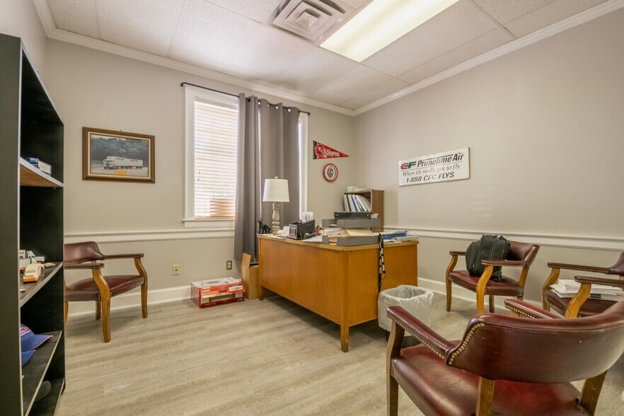 More Photos Of 2020 Mack Smith Rd, Rossville Bank For Sale