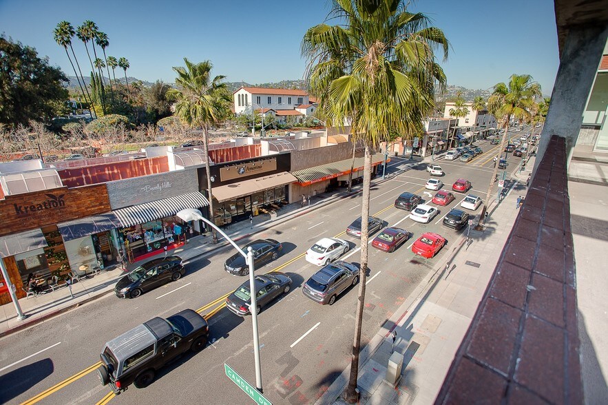 More Photos Of 9606 S Santa Monica Blvd, Beverly Hills Office For Lease