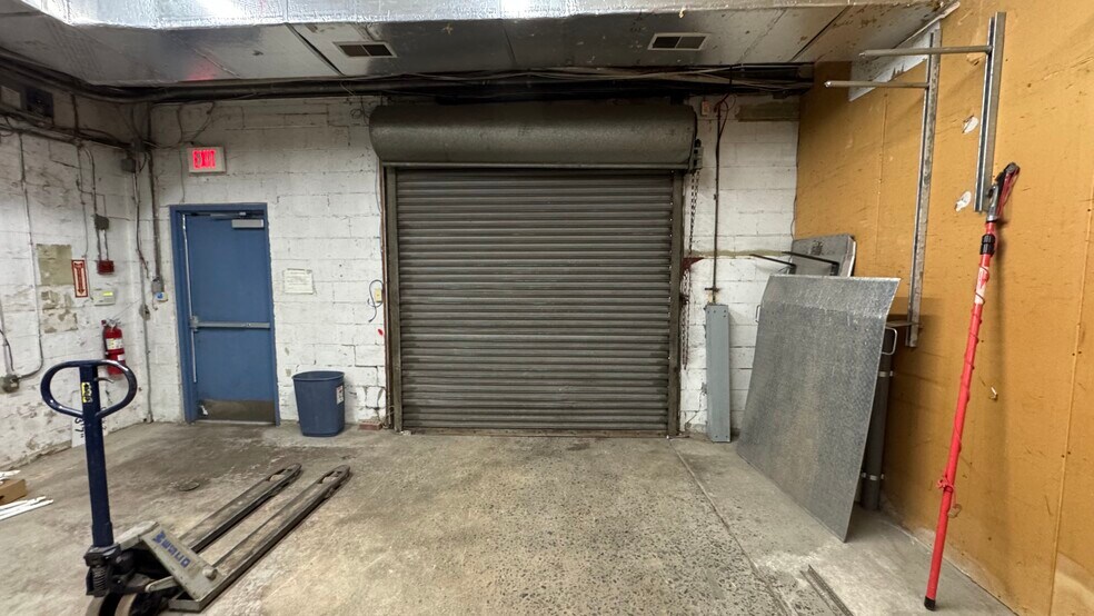 More Photos Of 958 N Penn St, Allentown Warehouse For Sale