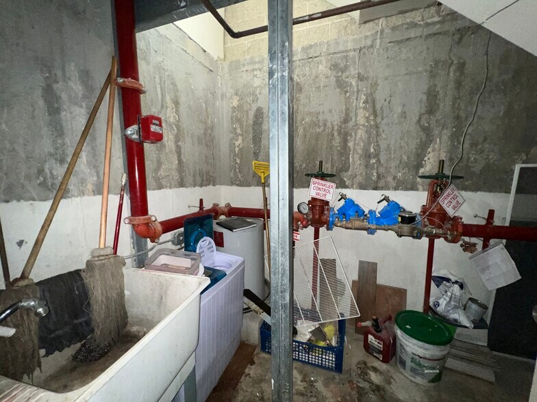 More Photos Of 97 Victory Blvd, Staten Island Apartments For Sale