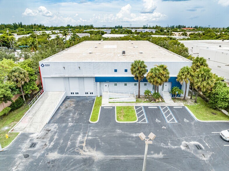 Primary Photo Of 5251 NW 103rd Ave, Sunrise Warehouse For Lease