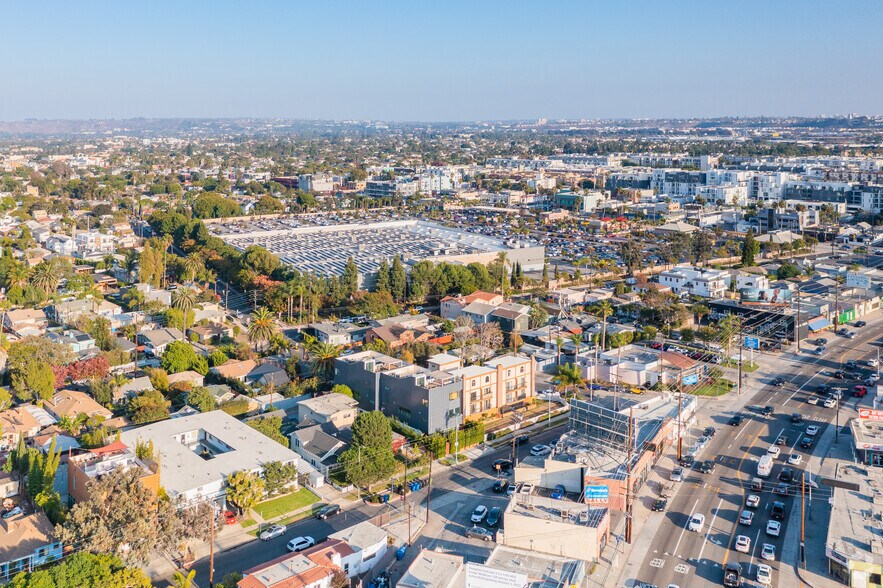 More Photos Of 2478 Penmar Ave, Venice Dormitory For Sale