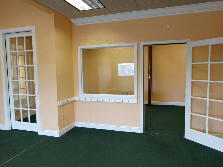 More Photos Of 5-45 Ryant Blvd, Sebring Medical For Sale