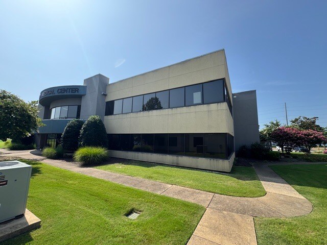 More Photos Of 1720 E Reelfoot Ave, Union City Office For Lease