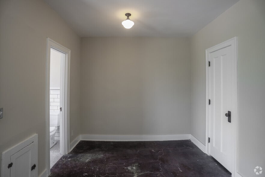 More Photos Of 111 E 16th St, Indianapolis Apartments For Lease