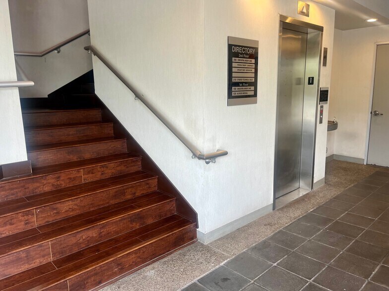 More Photos Of 15751 Rockfield Blvd, Irvine Medical For Lease