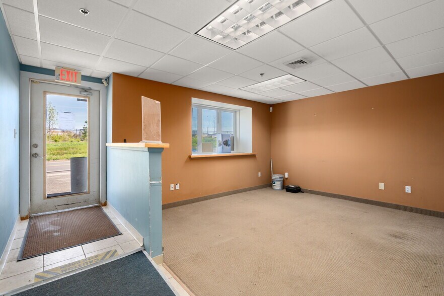 More Photos Of 109 Talcott Rd, West Hartford Manufacturing For Sale