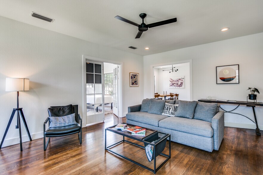 More Photos Of 4106 Swiss Ave, Dallas Office Residential For Lease