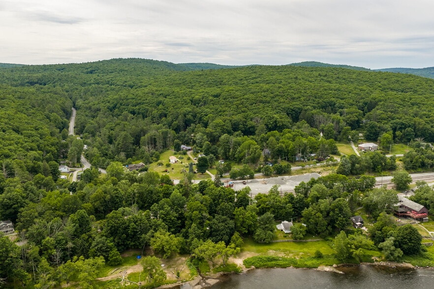 More Photos Of 696 PA-590, Lackawaxen Apartments For Sale