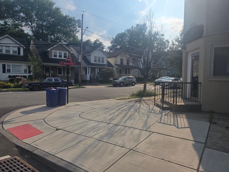 More Photos Of 17 Maolis Ave, Bloomfield Storefront Retail Residential For Sale