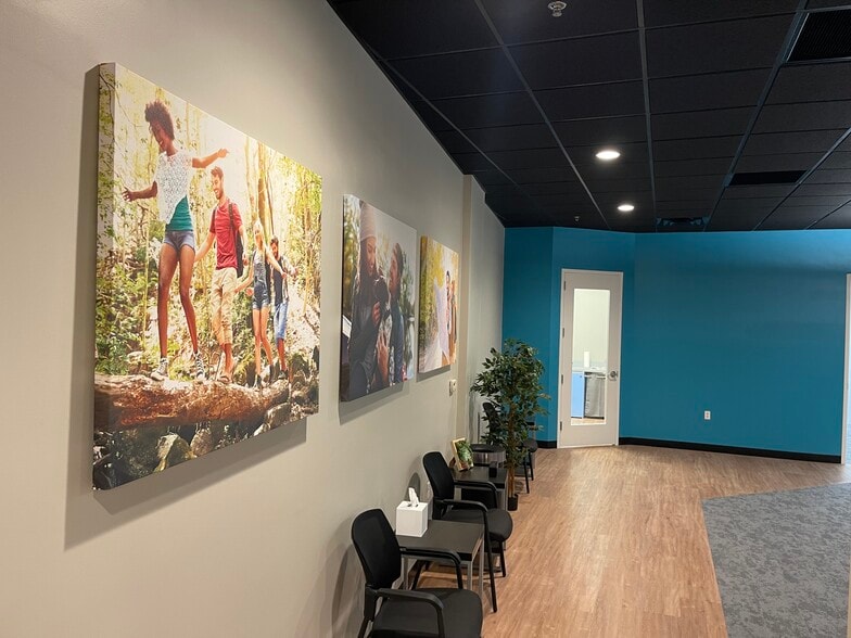 More Photos Of 5860-5990 Sashabaw Rd, Independence Township Storefront For Lease