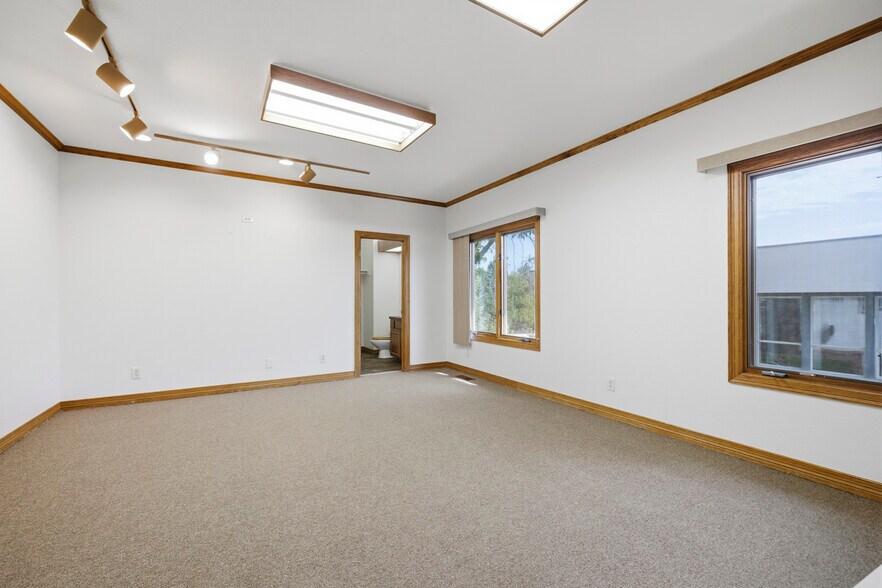 More Photos Of 4828 S College Ave, Fort Collins Office For Sale