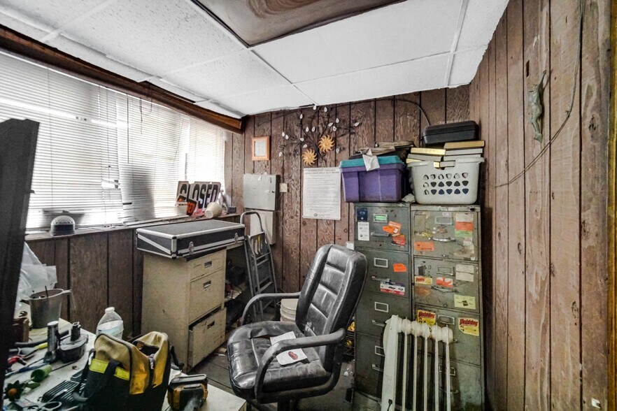 More Photos Of 2116 S California Ave, Chicago Auto Repair For Sale