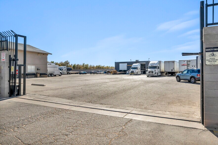 More Photos Of 9275 S Jones Blvd, Las Vegas Industrial For Sale