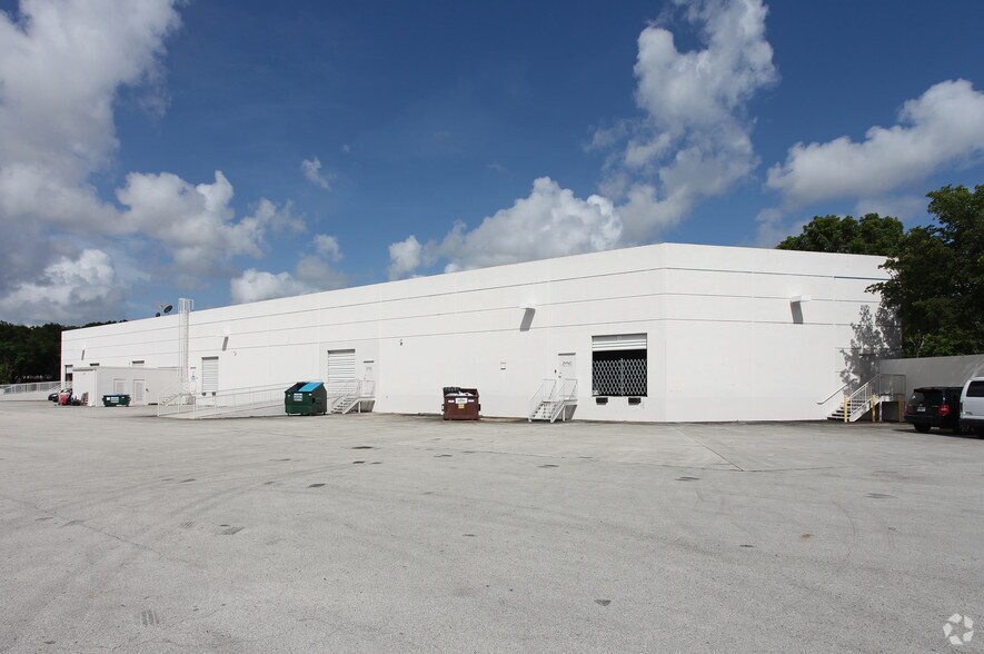 More Photos Of 3801-3891 Commerce Pky, Miramar Light Manufacturing For Lease