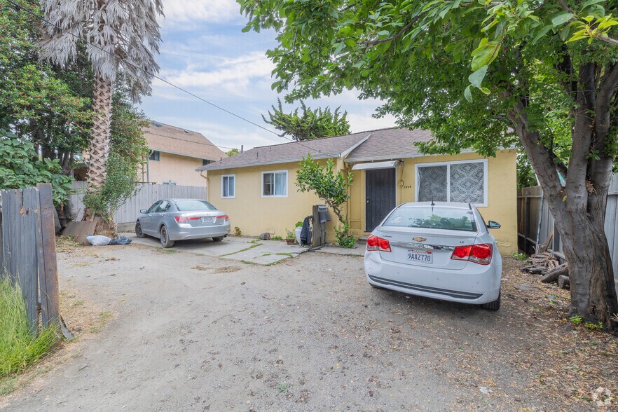 More Photos Of 1832 Fruitvale Ave, Oakland Apartments For Sale