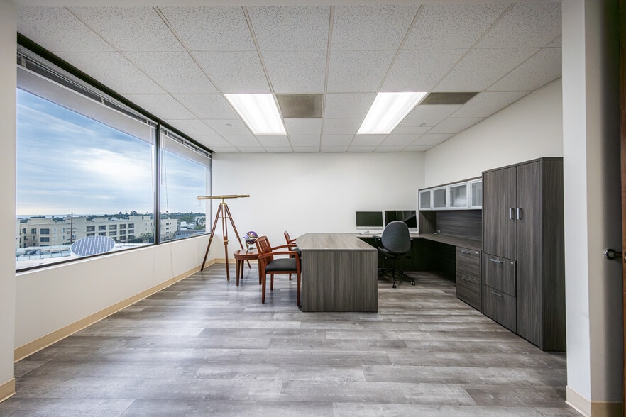 More Photos Of 11777 San Vicente Blvd, Los Angeles Office For Lease