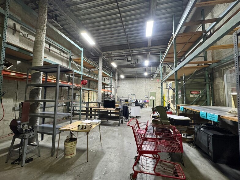 More Photos Of 2305 Federal Ave, Los Angeles Manufacturing For Lease