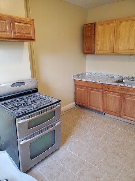 More Photos Of 379 OCEAN Ave, Jersey City Storefront Retail Residential For Sale