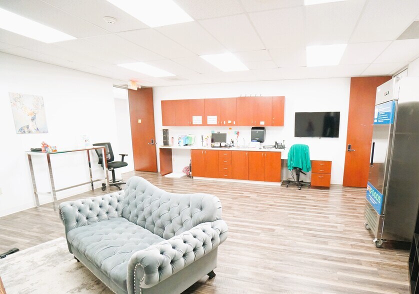 More Photos Of 4825 Almeda Rd, Houston Medical For Lease