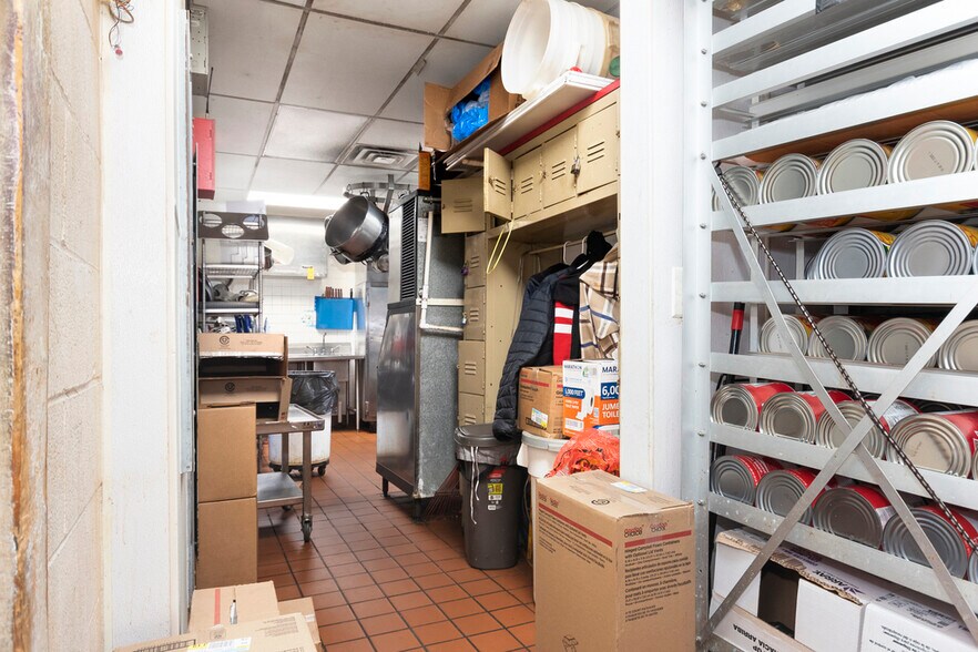 More Photos Of 1015 E Ogden Ave, Naperville Fast Food For Sale