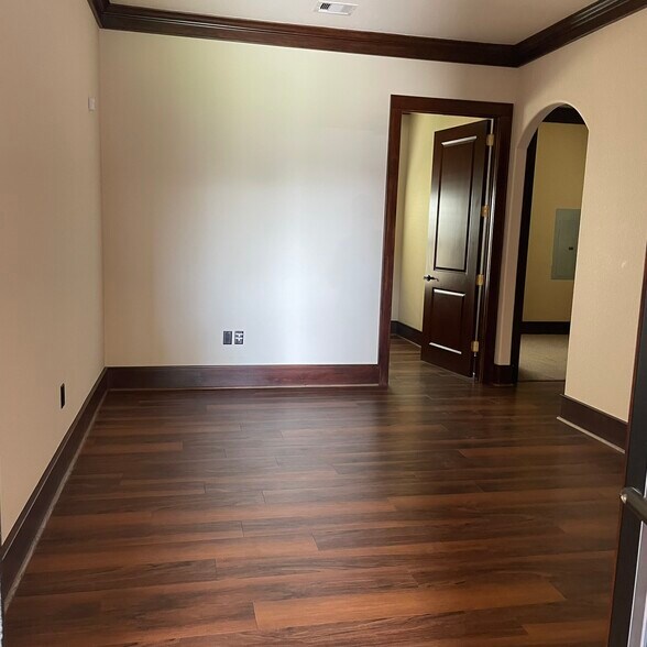 More Photos Of 12516 Cutten Rd, Houston Medical For Lease