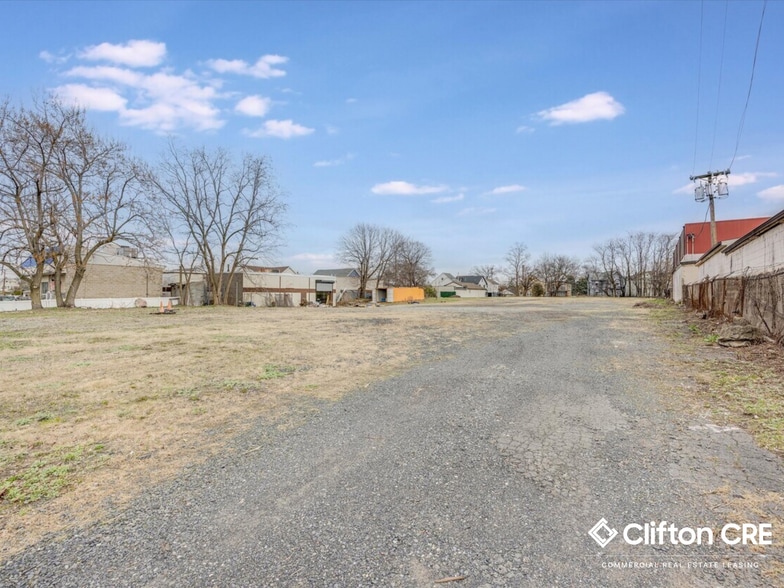 More Photos Of 16-20 Main Ave, Wallington Industrial For Lease