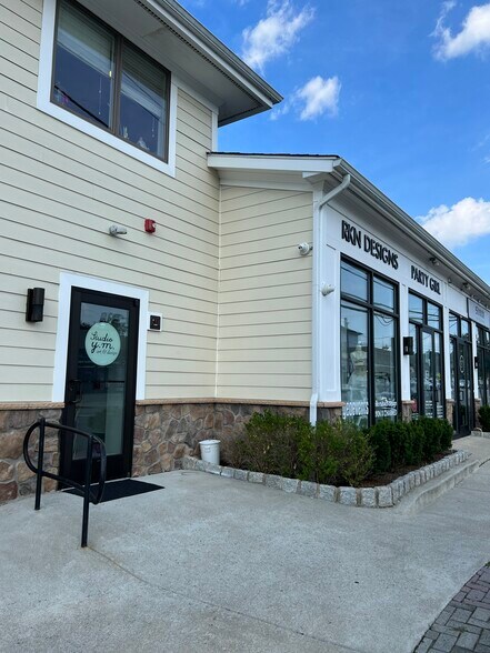 More Photos Of 37 Riveredge Rd, Tenafly Storefront Retail Office For Lease