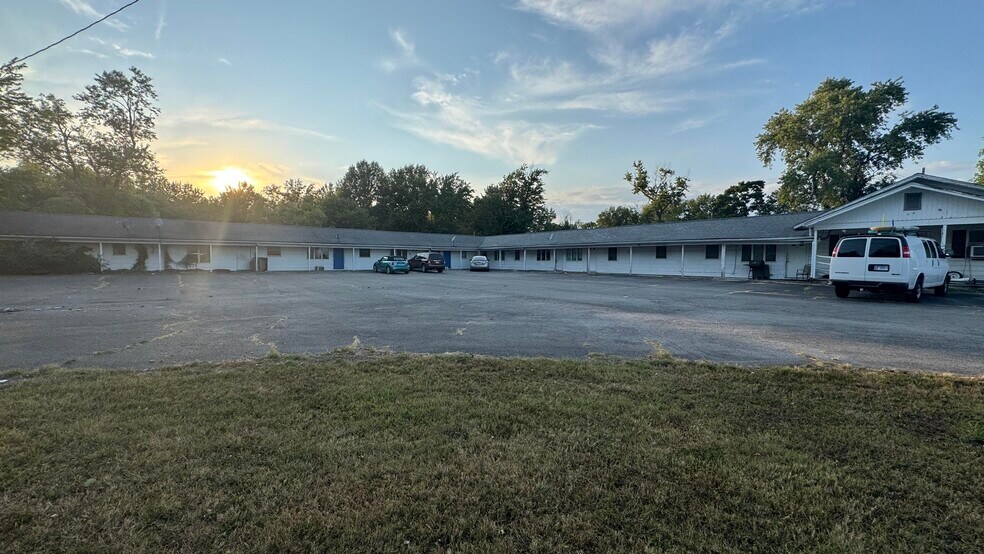 Primary Photo Of 1950 N Illinois Ave, Carbondale Apartments For Sale