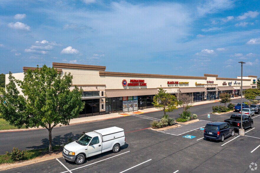 More Photos Of 10919-11019 Culebra & Westwood Loop, San Antonio Unknown For Lease