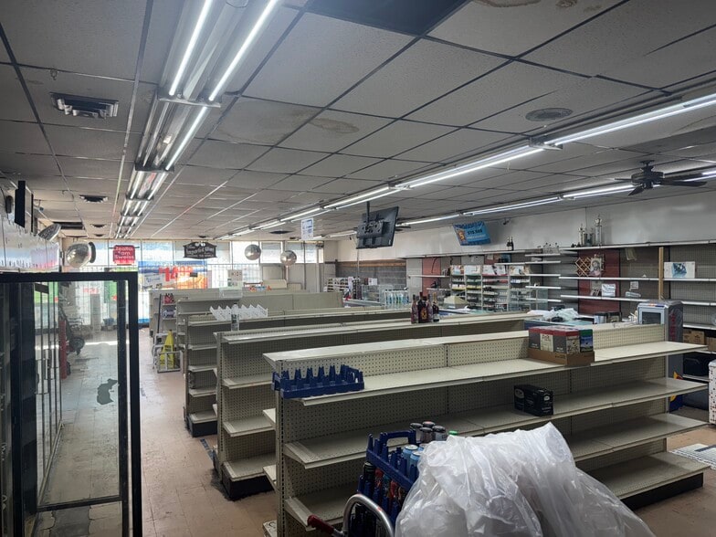 More Photos Of 26631 Gratiot Ave, Roseville General Retail For Sale