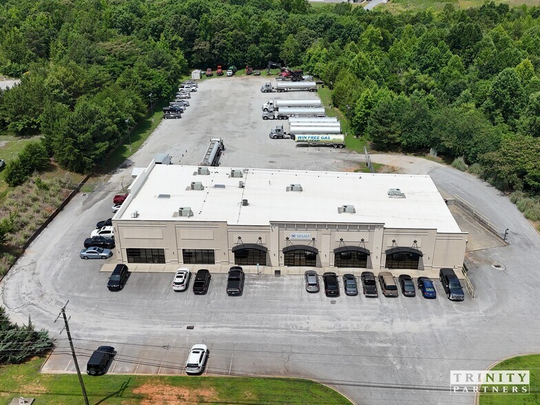 Primary Photo Of 7108 Augusta Rd, Greenville Showroom For Lease