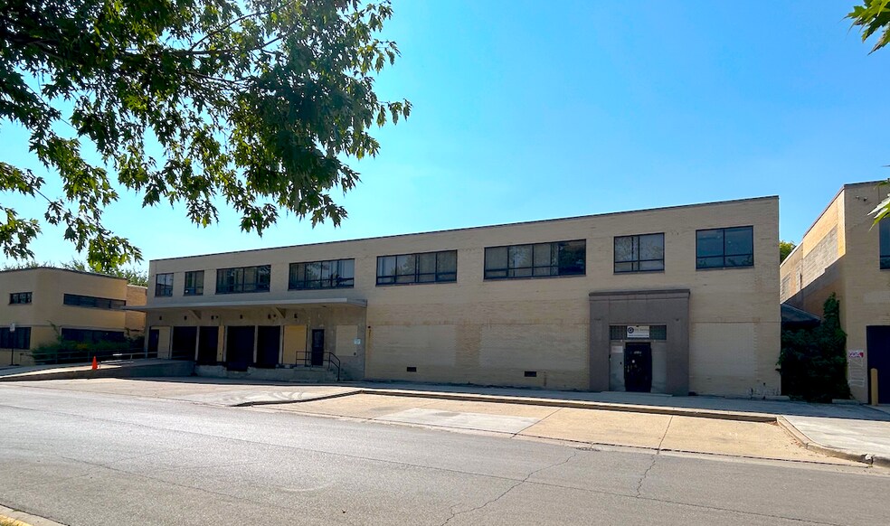 More Photos Of 3500 N Kostner Ave, Chicago Manufacturing For Lease