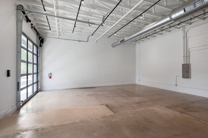 More Photos Of 5602 Clay Ave, Austin Loft Creative Space For Lease