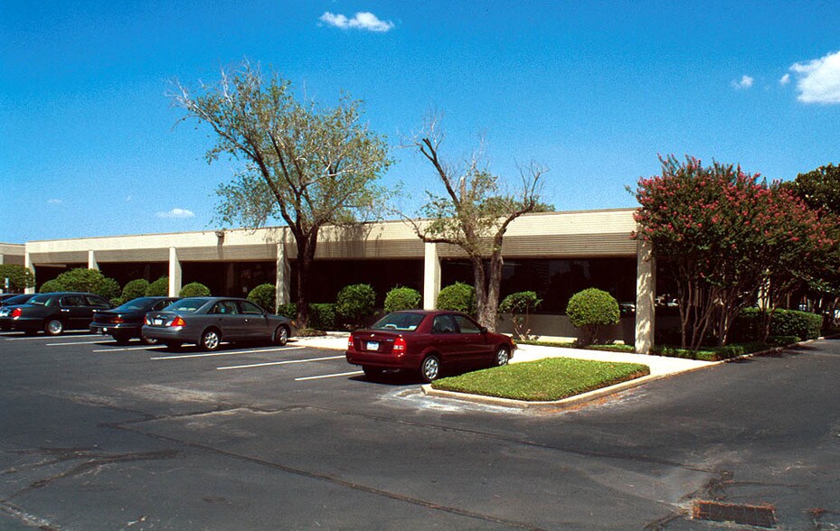 More Photos Of 3731 Briarpark Dr, Houston Unknown For Lease