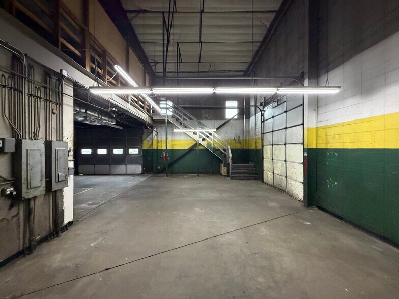 More Photos Of 7999 Wadsworth Blvd, Arvada Auto Repair For Lease