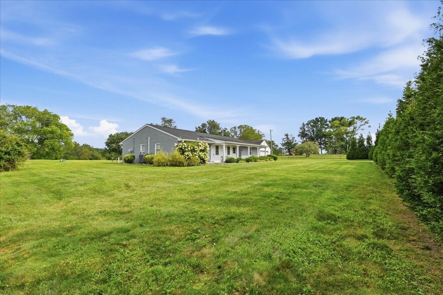 More Photos Of 21412 Evergreen Mills Rd, Leesburg Contractor Storage Yard For Lease