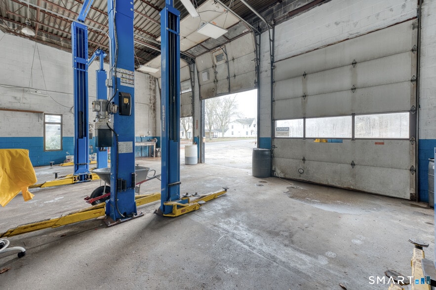 More Photos Of 860 Stafford Rd, Storrs Mansfield Industrial For Sale