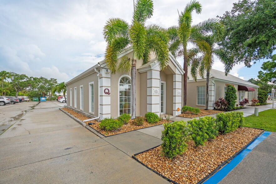 More Photos Of 3900 Clark Rd, Sarasota Medical For Sale